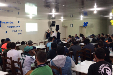 SBJ celebra dia do Trabalhador com palestra e almoço festivo para equipe em Navegantes